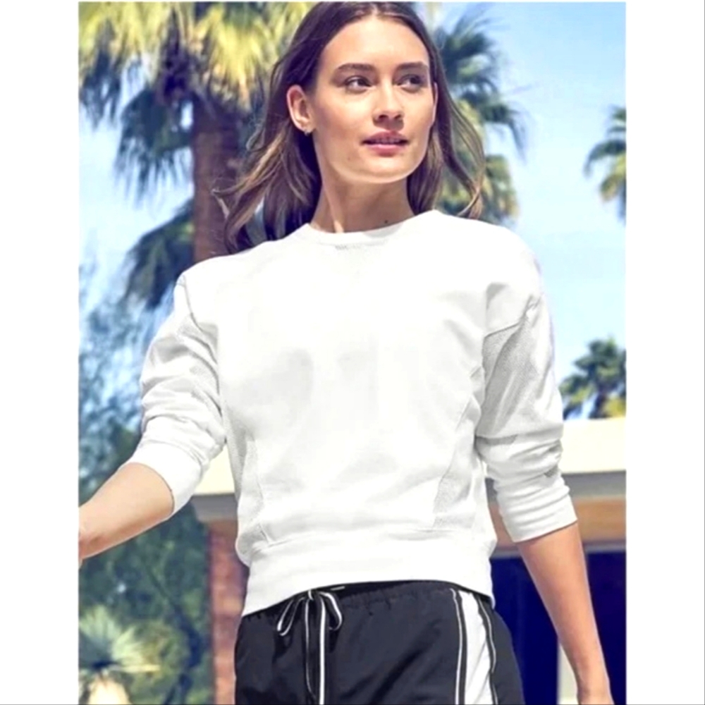 ATHLETA Cruise Long Sleeve Top in White - sz Small
